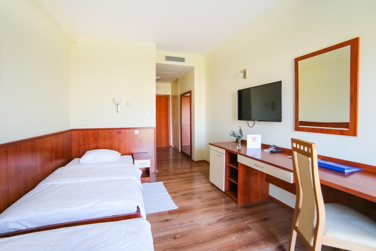 Hotel Merlot Opuzen  Esterno foto