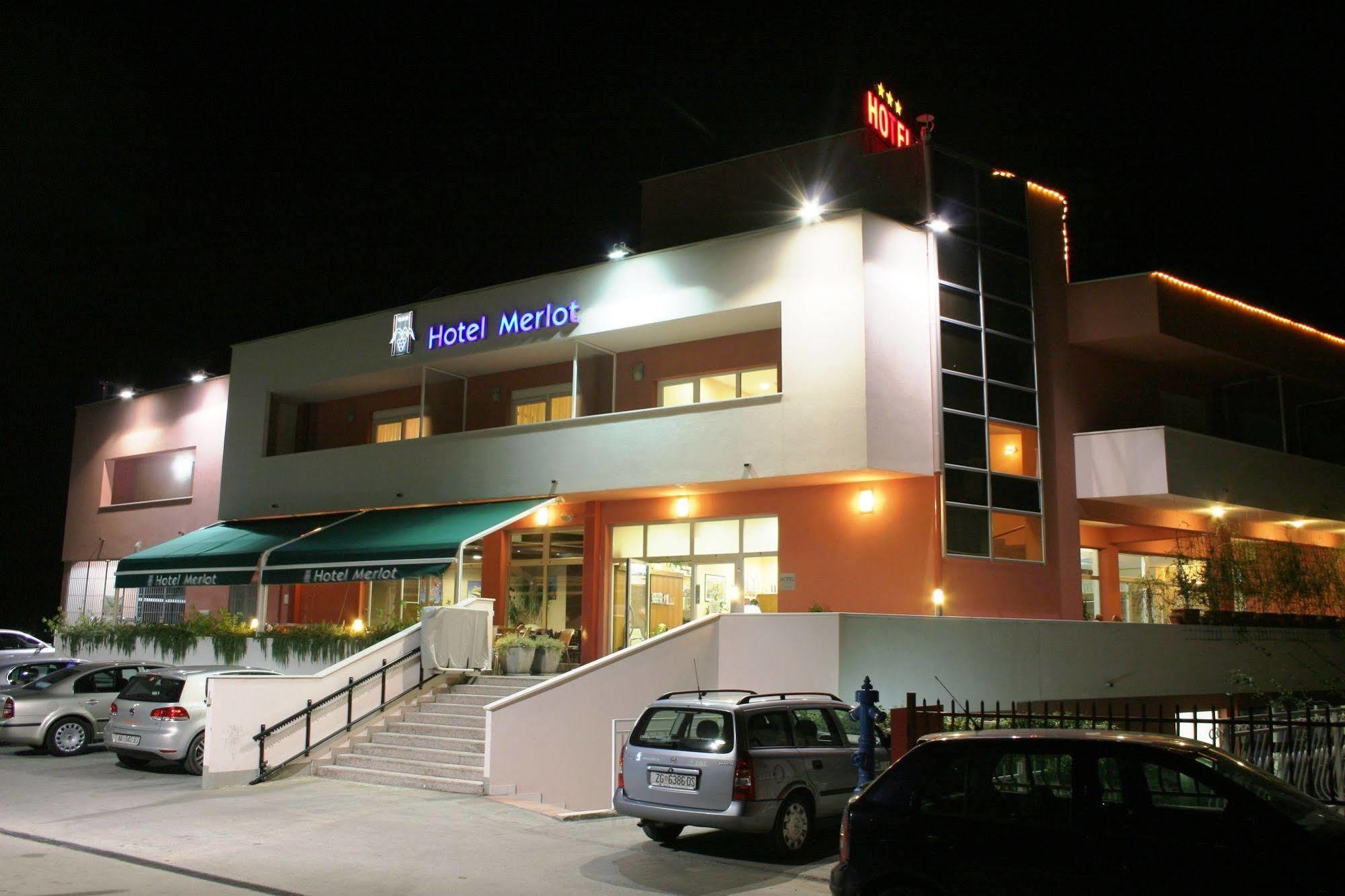 Hotel Merlot Opuzen  Esterno foto