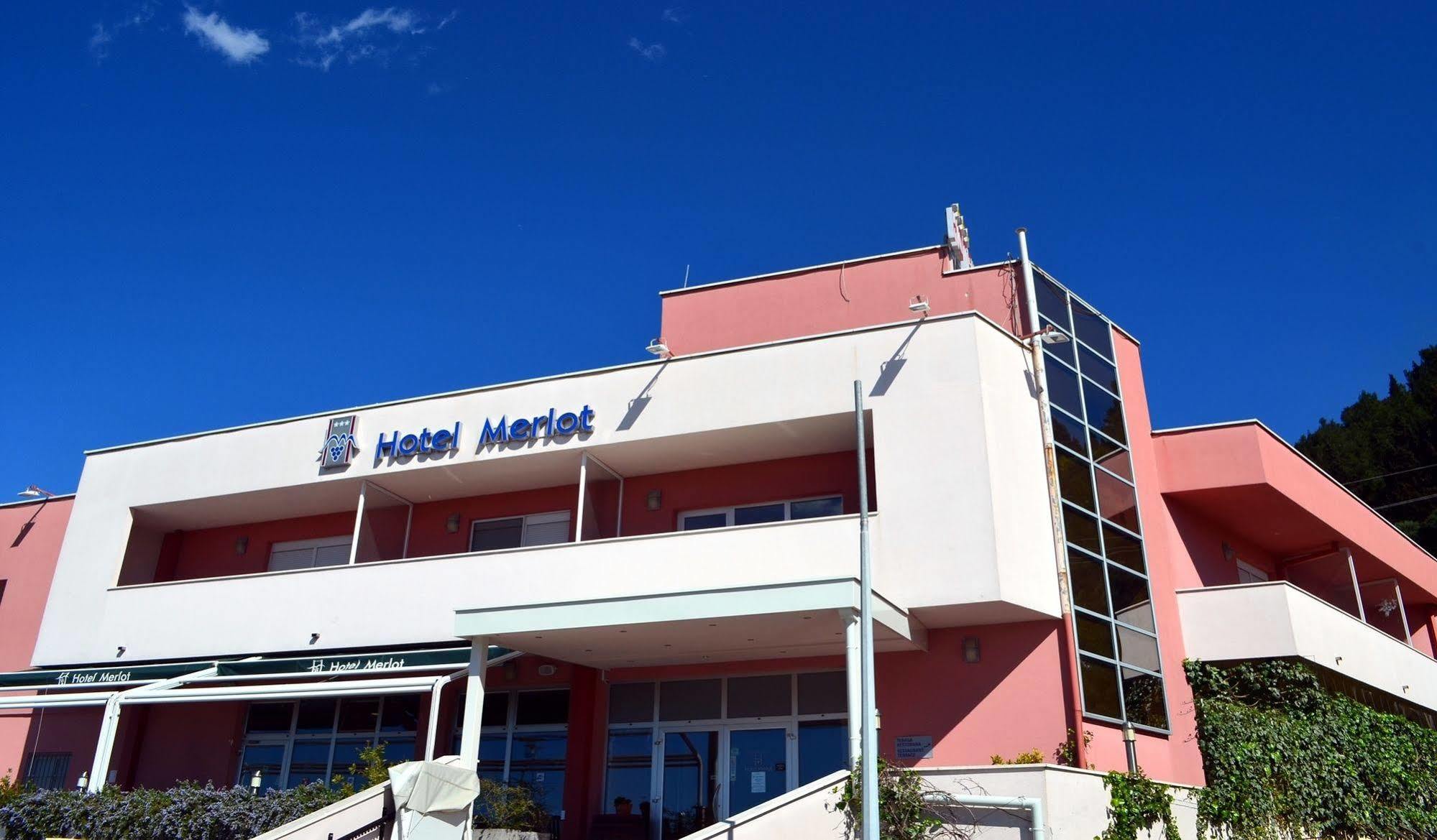 Hotel Merlot Opuzen  Esterno foto