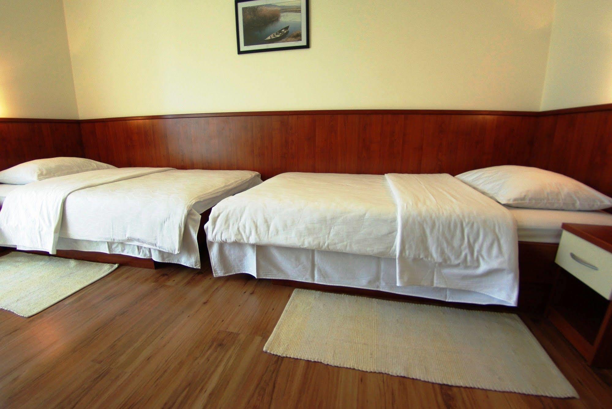Hotel Merlot Opuzen  Esterno foto