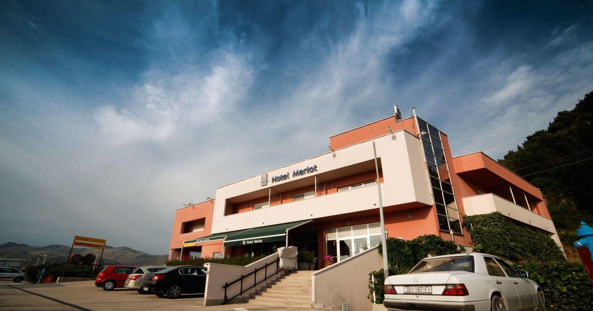 Hotel Merlot Opuzen  Esterno foto